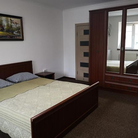 Apartments Like Hotel Chernivtsi Ngoại thất bức ảnh