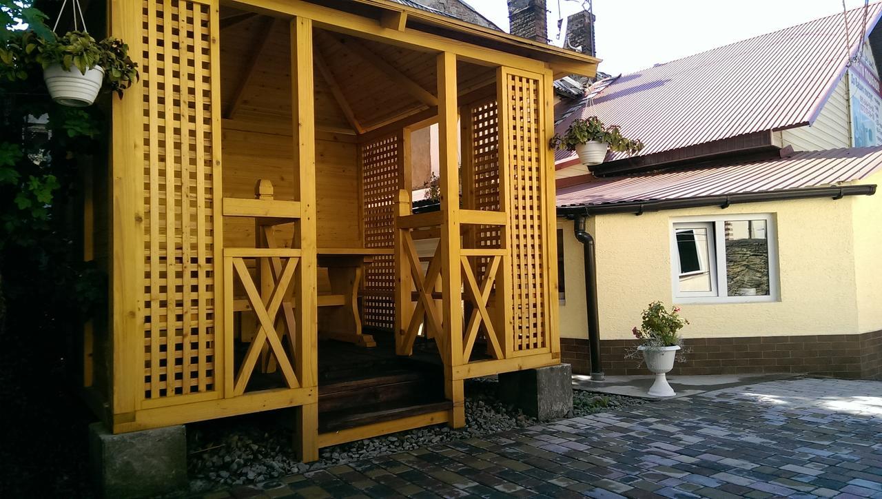 Apartments Like Hotel Chernivtsi Ngoại thất bức ảnh