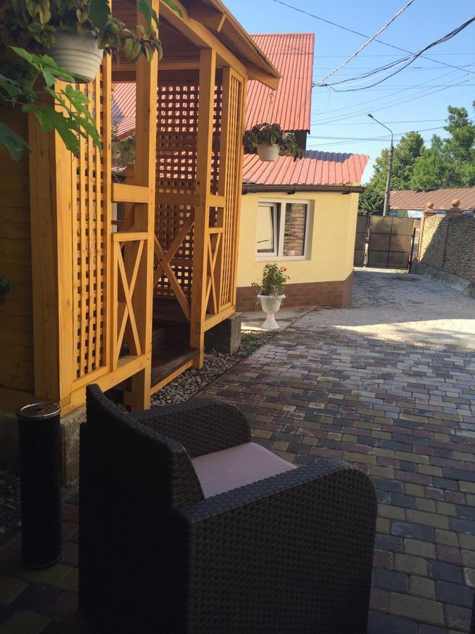 Apartments Like Hotel Chernivtsi Ngoại thất bức ảnh