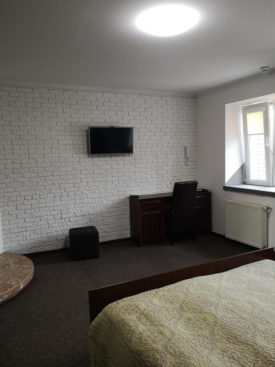 Apartments Like Hotel Chernivtsi Ngoại thất bức ảnh