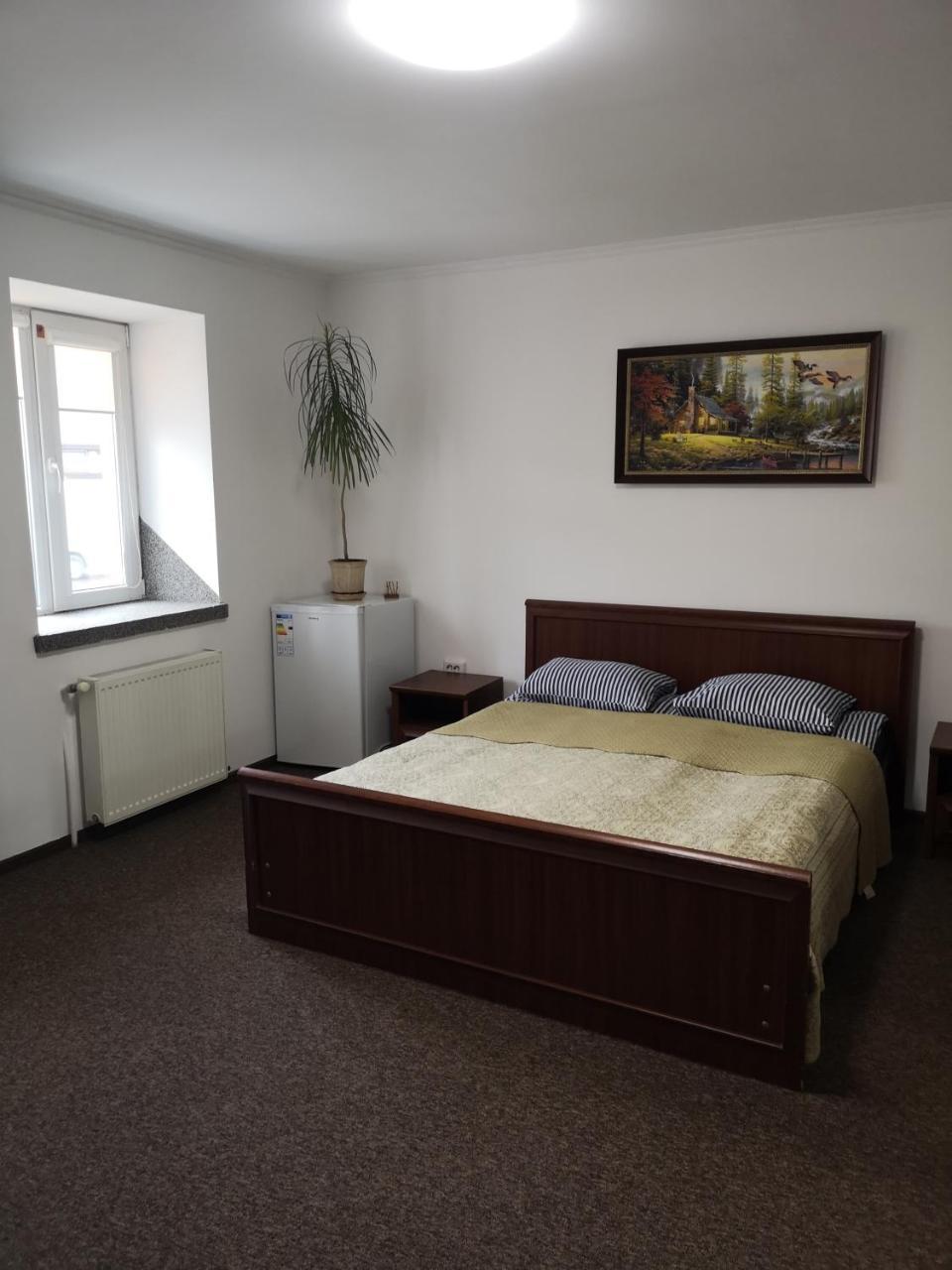 Apartments Like Hotel Chernivtsi Ngoại thất bức ảnh