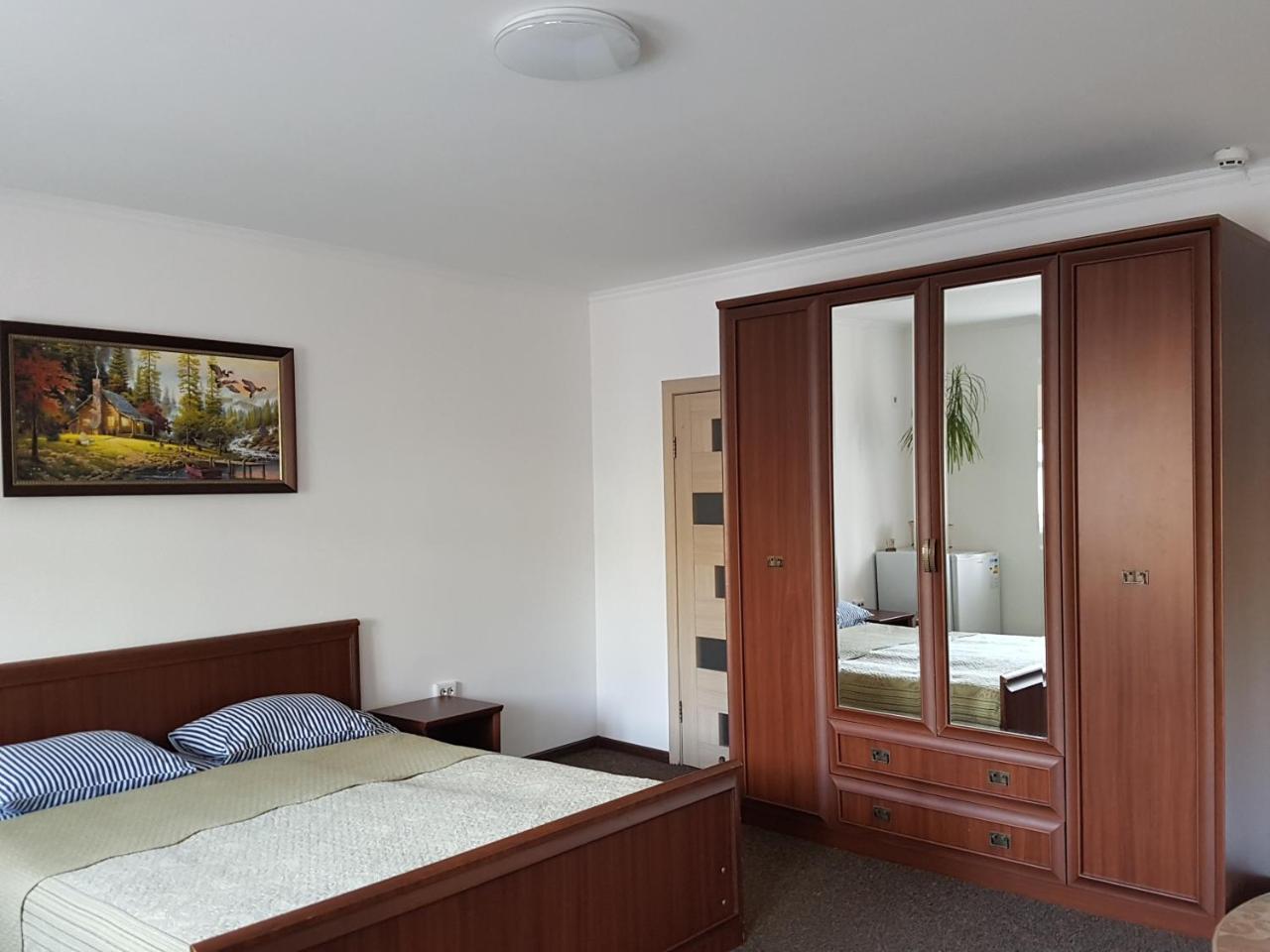 Apartments Like Hotel Chernivtsi Ngoại thất bức ảnh