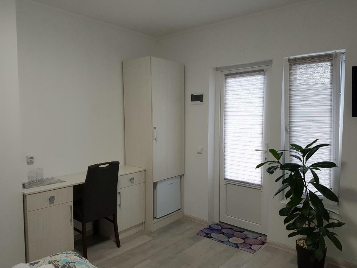Apartments Like Hotel Chernivtsi Ngoại thất bức ảnh