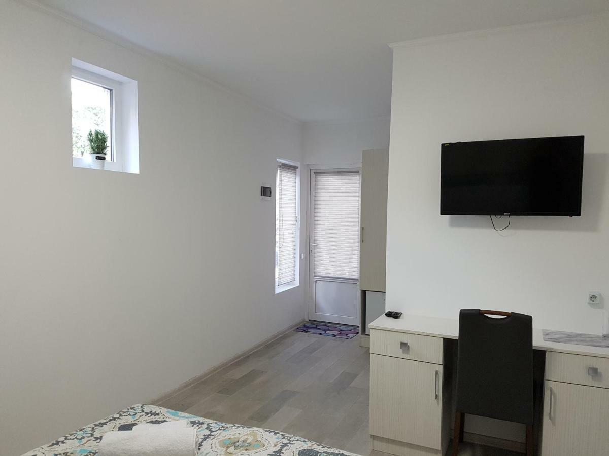 Apartments Like Hotel Chernivtsi Ngoại thất bức ảnh