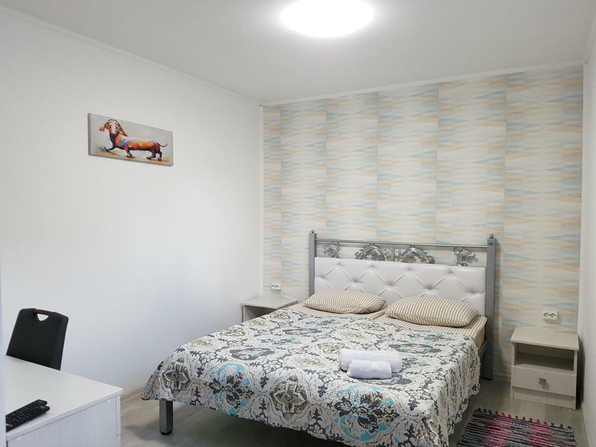 Apartments Like Hotel Chernivtsi Ngoại thất bức ảnh