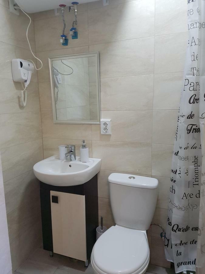 Apartments Like Hotel Chernivtsi Ngoại thất bức ảnh